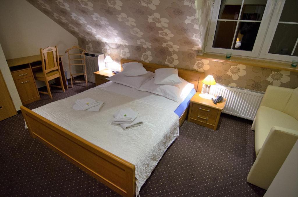 Hotelik Gosciniec Pod Sosnami Drzonkow Zielona Góra Camera foto